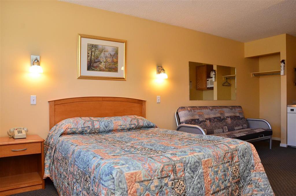 Canadas Best Value Inn Келоуна Номер фото