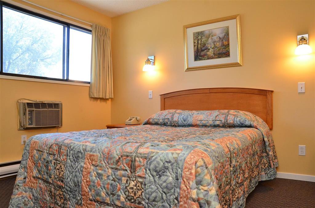 Canadas Best Value Inn Келоуна Номер фото