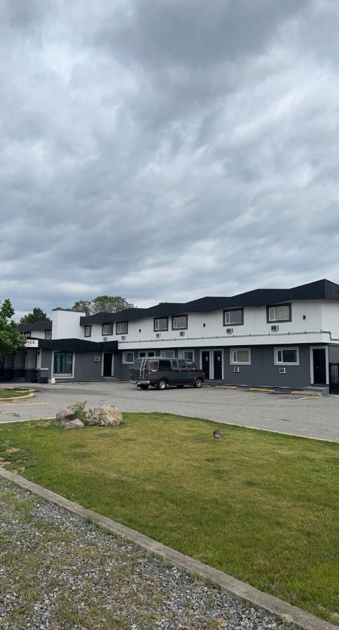 Canadas Best Value Inn Келоуна Екстер'єр фото