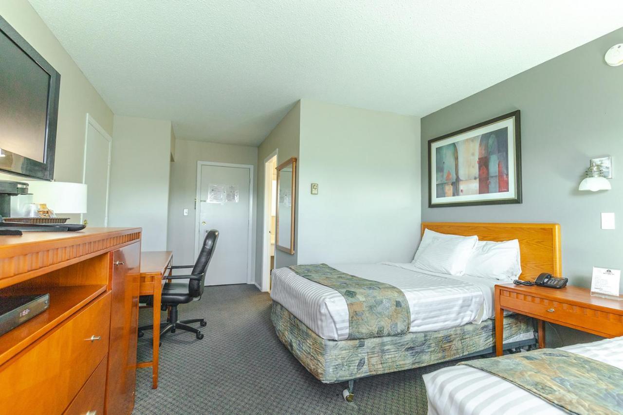 Canadas Best Value Inn Келоуна Екстер'єр фото