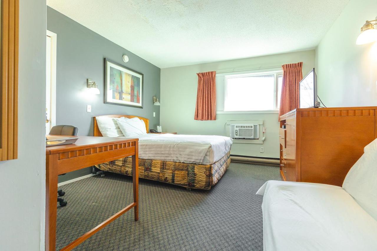 Canadas Best Value Inn Келоуна Екстер'єр фото