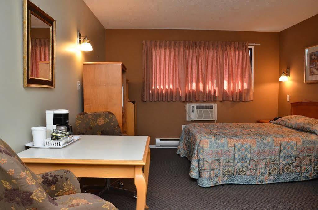 Canadas Best Value Inn Келоуна Екстер'єр фото