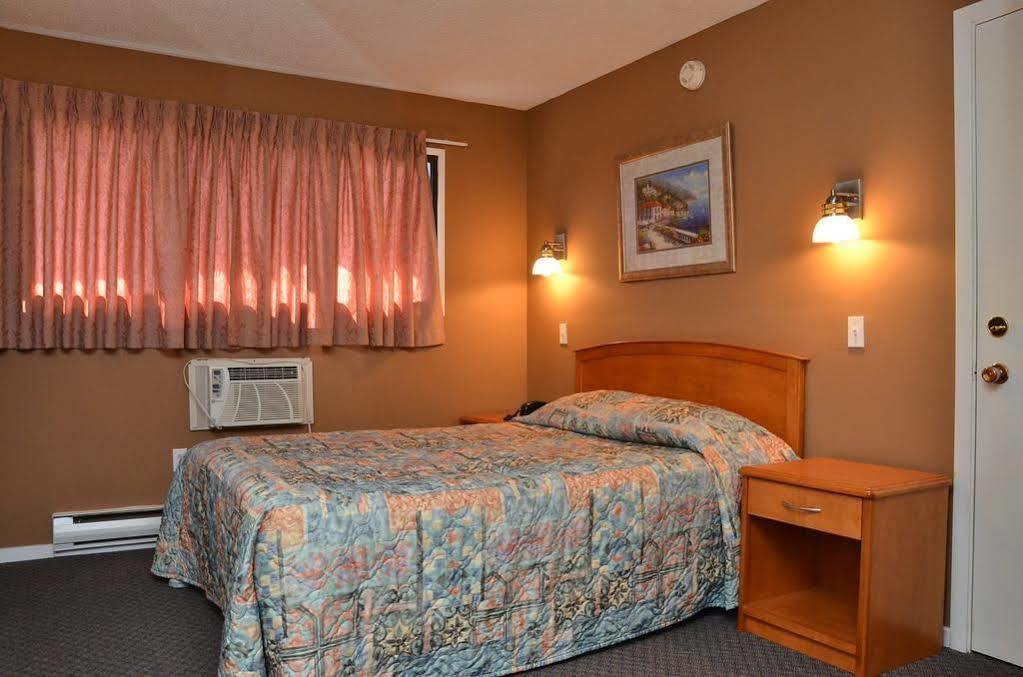 Canadas Best Value Inn Келоуна Екстер'єр фото