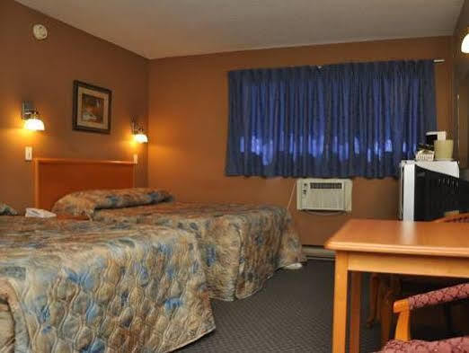 Canadas Best Value Inn Келоуна Екстер'єр фото